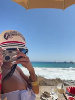 miakhalifa - Well  here is a horny sunset chat with you  Hang with it a few