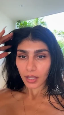 miakhalifa - Red is so my color