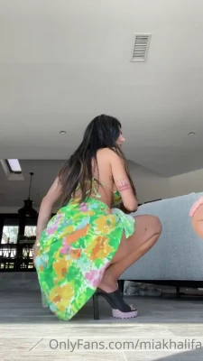 miakhalifa - face in the sun