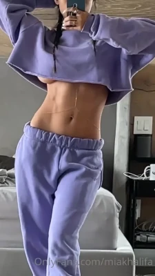 miakhalifa - Ok this is the year of booty gains 💪🏻 for me … 🍑 part 1
