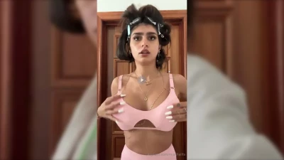 miakhalifa - Finish a nice workout with sexy undies  Or just shake it around the