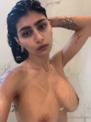 miakhalifa - I m in need of you right now