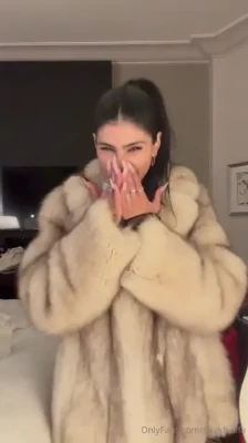 miakhalifa - fresh footage ready to stream