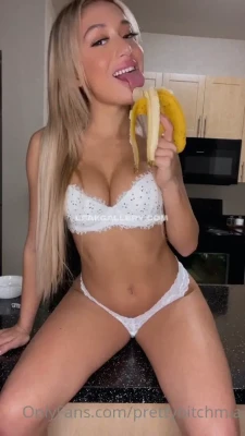 prettybitchmia - Just a peek