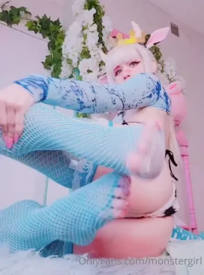 monstergirl - I'm a habit you can't quit