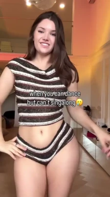 wbery - Doggy look back foot tease