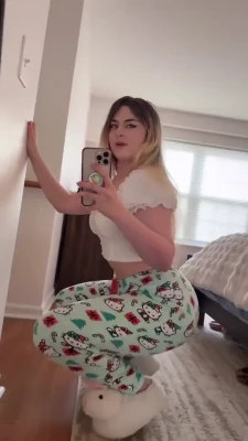 linneas_feet - You know what’s better than boobs?