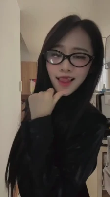 rurusama9 - Are you busy to talk to me rn, babe? 🍑