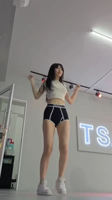 rurusama9 - lemme eat her out while u fuck my pussy please 🥺 w/ @missdemeanor19