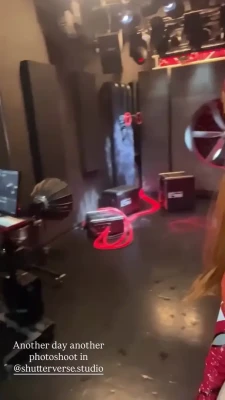 enjinight - 你愛的露半球加长腿 兔兔里面什么都沒穿喔