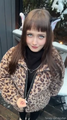 jyusan - Do you like this top on me?