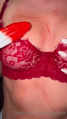 linabelfiore - Questa gonnellina è da ragazzina tutta casa e chiesa che deve essere