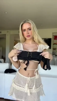 marlialexa - 偶爾我也會用巨乳打字❤️充滿奶香味的鍵盤🤣