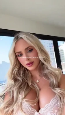marlialexa - Oil me up at the pool PLEASE 🥰