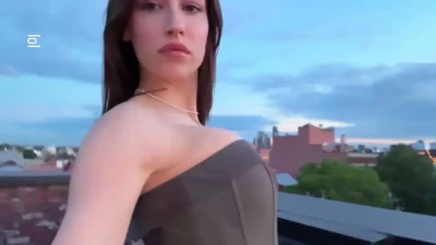 elsiehewitt - Looks like amateur pic, i know you love same 😈🥰💖💋