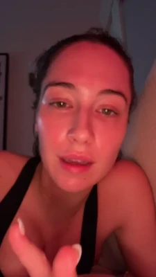 elsiehewitt - Where is your favorite place to cum after a blowjob?! 👀 PICTURES