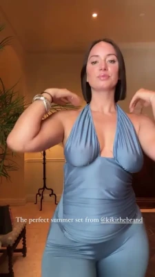 yesjulz - Looking off into the hump day horizon