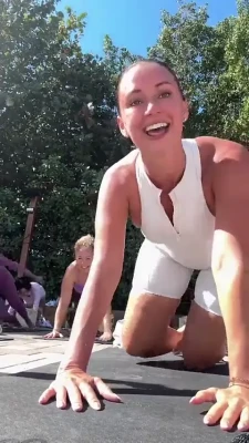 yesjulz - a little glimpse 👀💜