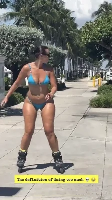 yesjulz - Eindelijk weer eens een rokjesdag hihi x Daphne