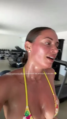 yesjulz - Would you let me read to you? 🧐🖤