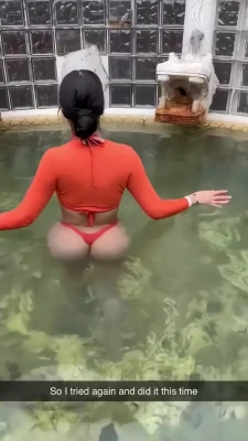 jailyneojeda - Would join me for my morning jog?
