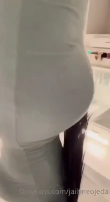 jailyneojeda - Playing with my ass & making myself cum 💦 one of these was for