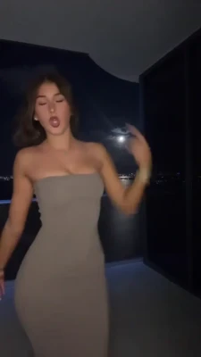 alicerosenblum - Where is your favorite place to cum after a blowjob?! 👀 PICTURES