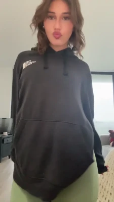 alicerosenblum - Do you like to blow loads on big ole boobies?!?!