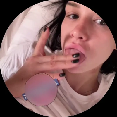 succubdiana - 🥰💋 These tender kisses broadcast my love and care for her. They