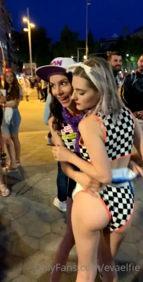 evaelfie - Menu  amp  Prices         Messaging and response  10   Findom ratings