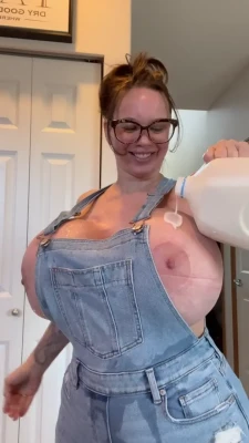 thebrittanyxoxo - All oiled up 😉