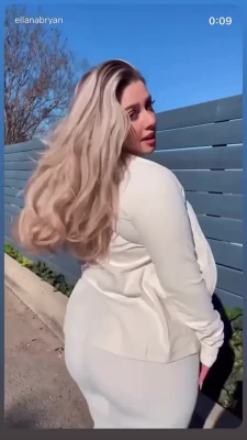 ellanabryan - Where’s everyone at 🤷‍♀️