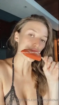oliviacasta - Who wants some videos? 😈  20$ in tips gets them posted tonight