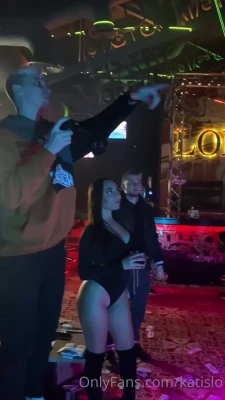 katislo - Finger it, smack it, pet it, pinch it, squeeze it, lick it, fuck it,