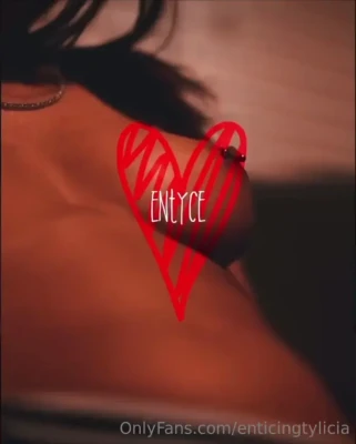 enticingtylicia - I don’t know if this a party trick, but did I mention I can suck my