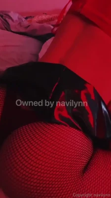 navilynn - POV You're very tiny and too small for the pool 🤷🏾‍♀️ but