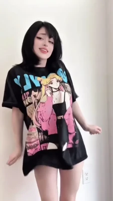 pinkchyu - Hoy amanecí y me llenaron de leche    LIKE
