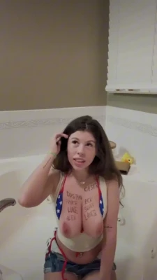 bethanylouwhoo - Wanna spank my ass in these frilly pink panties hehe. I feel like