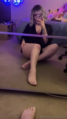 nyyxxii - Do I look good tanned!