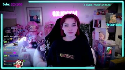 nyyxxii - Feels a little breezy under here 😘