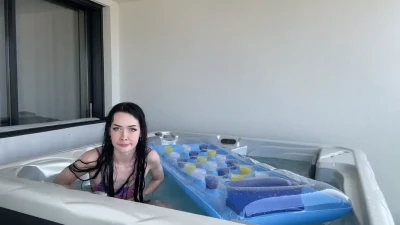 bulochkatyt - I'm a naughty cowgirl and I love to get wet 😝
