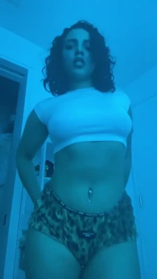 kydenaeee - WHO WANNA HAVE FUN IN THE SUN WITH A BIG BOOTY SLUT,LIKE ME 🤔