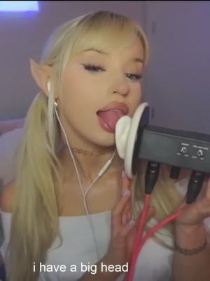 veronica - Naked vacuuming 😝