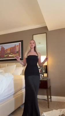 jordynjones - morning shower and moisterise! (i did do my legs but i didnt film soz