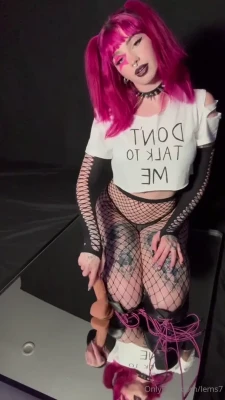 lems7 - Mmm mmm mmm delicious wet tight pussy griping and thrusting on my
