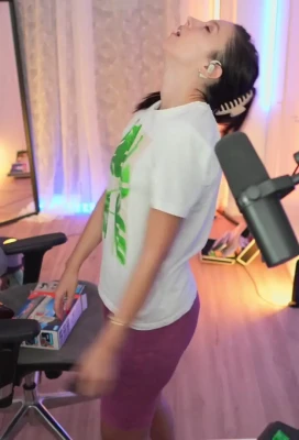 ohhikiwo - A lot of desire to suck 🍆... but there is no real one 😪