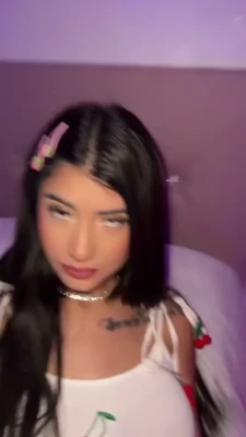 xjadelynex - Who likes my flexibility 👀 and who wants to see more 👻