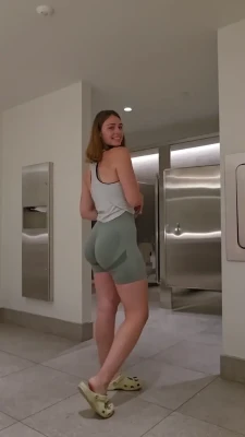 mads - https://onlyfans.com/1276883490/queenkayxox