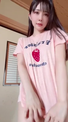 sidewayschinkpussy - Help me take the rest off!