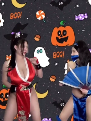 cutesww0125 - Eating black raspberries in my backyard with my titties out, a
